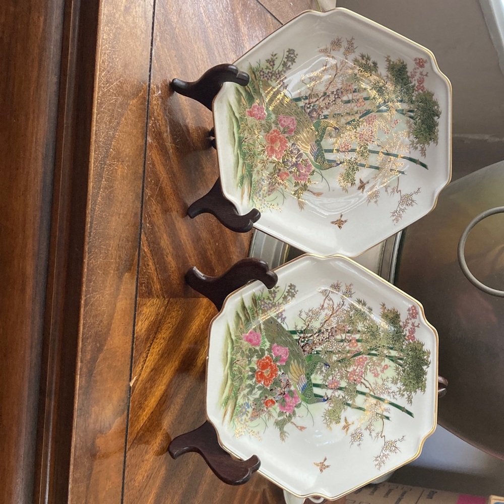 OMC Japan decorative  Plates with stands. Unique peacock pattern.